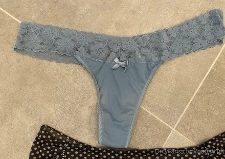 buttstrutt onlyfans topless