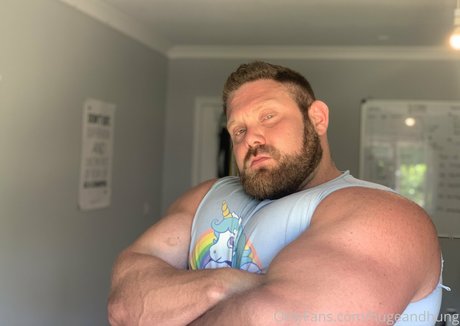 hugeandhung onlyfans leak
