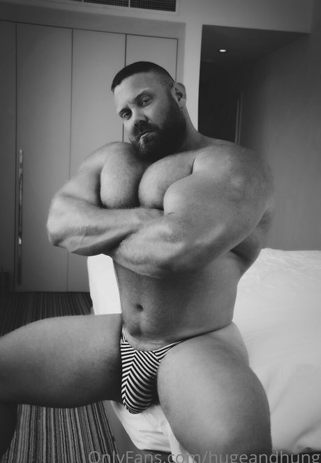 hugeandhung onlyfans for free