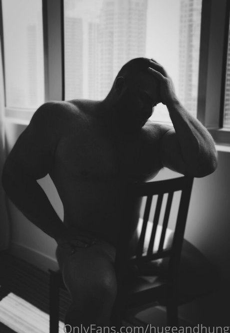 hugeandhung onlyfans pics leaked