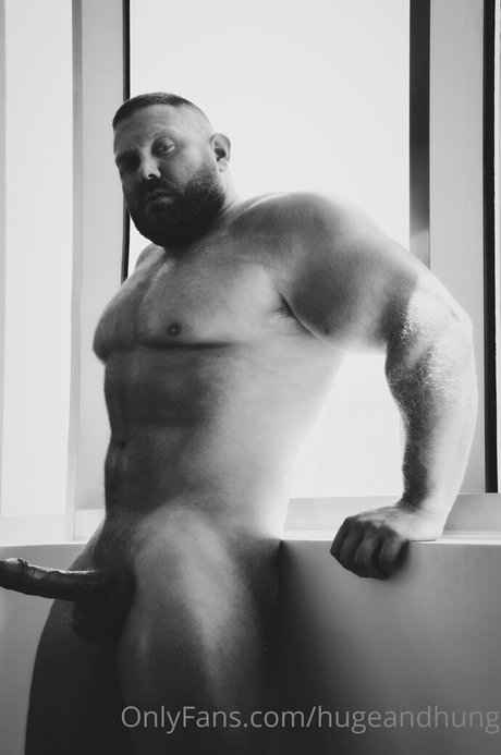 hugeandhung only fans nudes