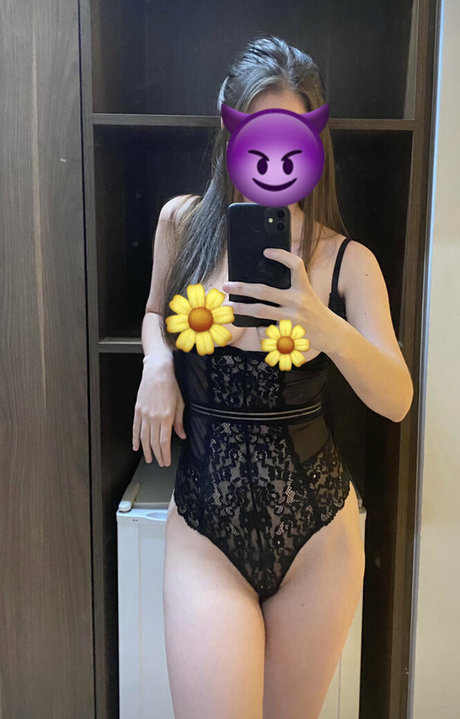 leonaxbrandt nudes only fans