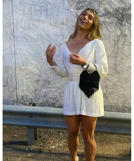 arielllll onlyfans nude leaked