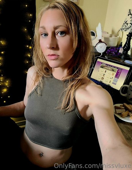 missvluxe onlyfans strip tease