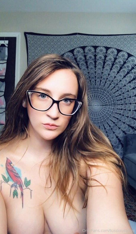 rosalinafree onlyfans creator