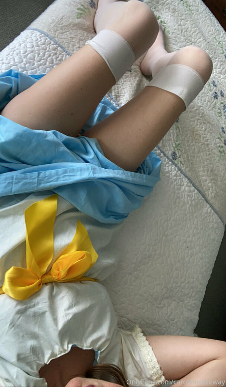 carolinecalloway nude onlyfans