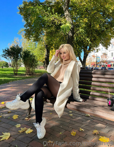 mmelaniee onlyfans desnuda