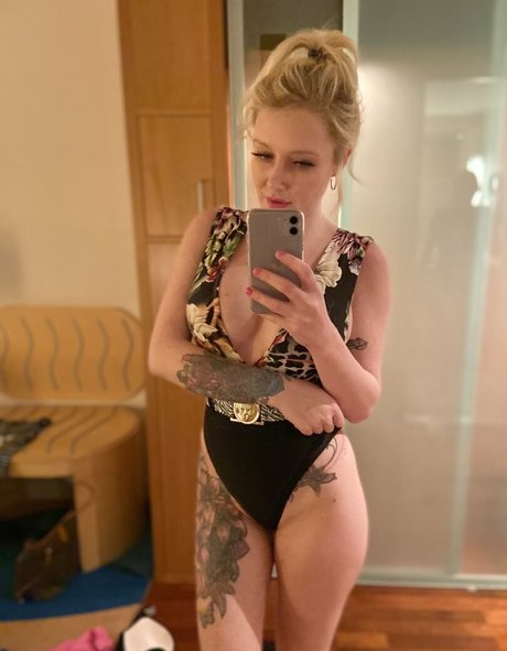 loumonrow onlyfans post