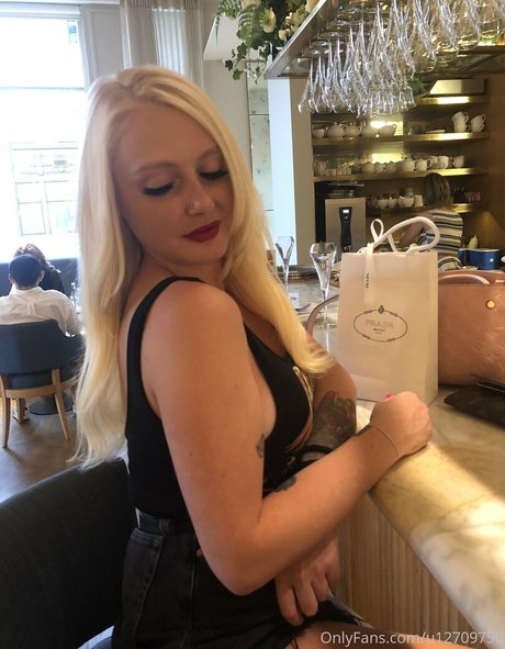 loumonrow onlyfans pic