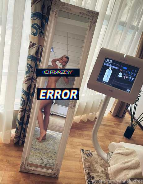 yannaluxfree onlyfans striptease