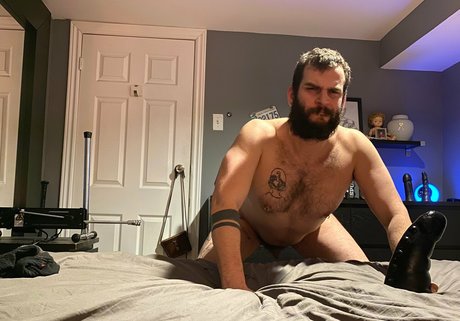 abeardedboy onlyfans ass