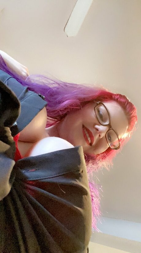 sirenreignn Profile image