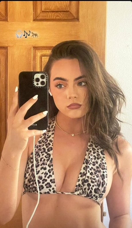 Ava Allan feet onlyfans