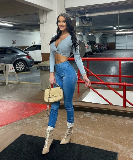 Rachel Stuhlmann onlyfans nudes leak