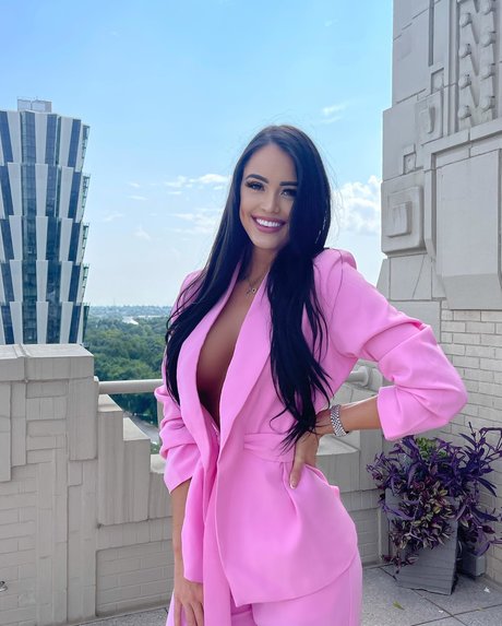 Rachel Stuhlmann nsfw onlyfans