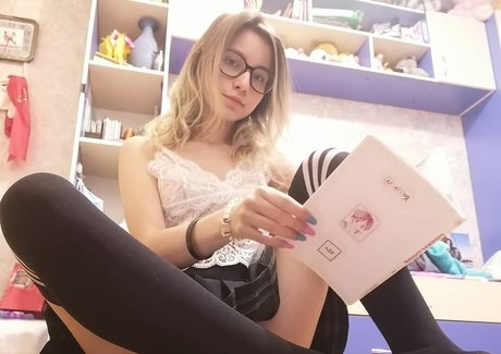 pirozhochek tvoy onlyfans leakd