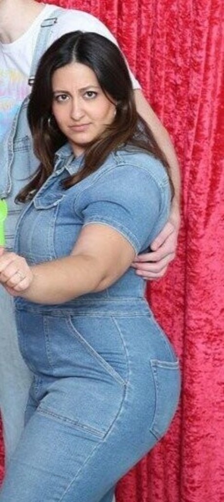 Nicole Enayati onlyfans joi