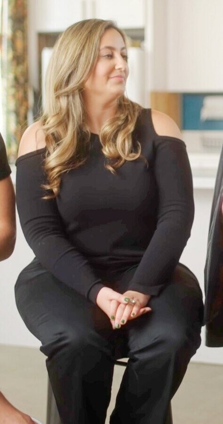 Nicole Enayati onlyfans leake