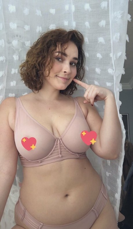 sexyredinbed onlyfans leak