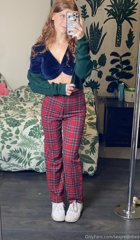 sexyredinbed onlyfans leaked nude