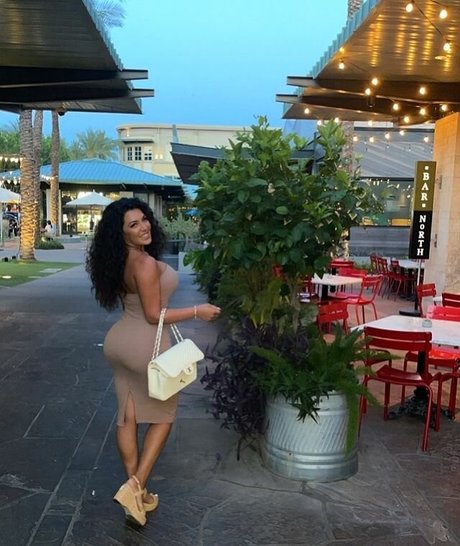 Nikki Waka only fans