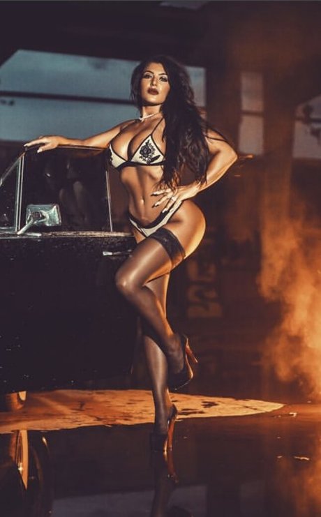 Nikki Waka onlyfans sexy