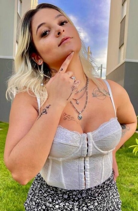 Isabela Roza nude onlyfans leak