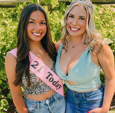 Olivia Haigh onlyfans boobs