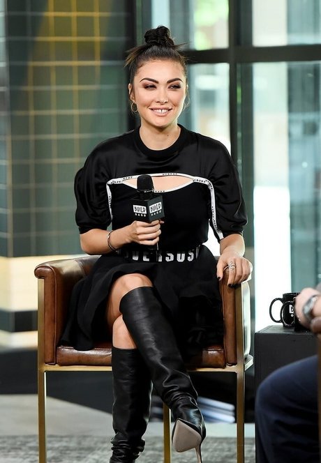 Daniella Pineda onlyfans pictures