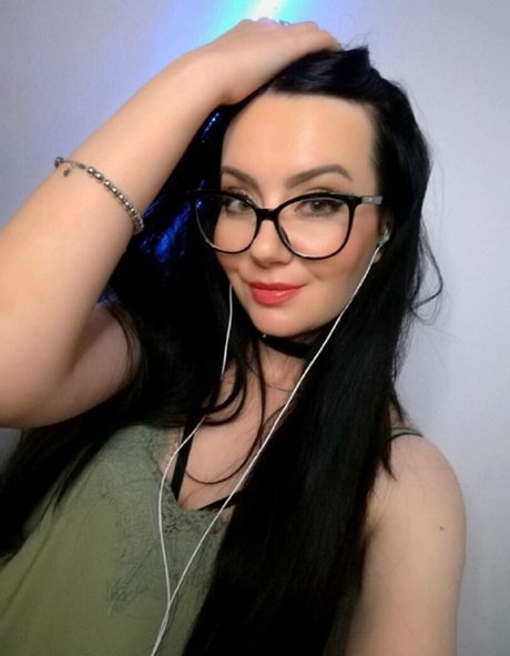 Kate Lullaby en onlyfans