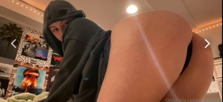 Empyreee porn only fans