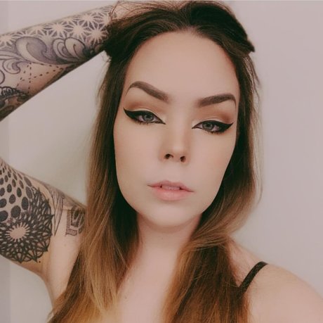 Suzy Berhow porn onlyfans leaks