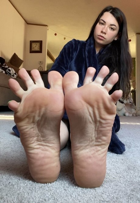 qxeenkay feetts onlyfans photos