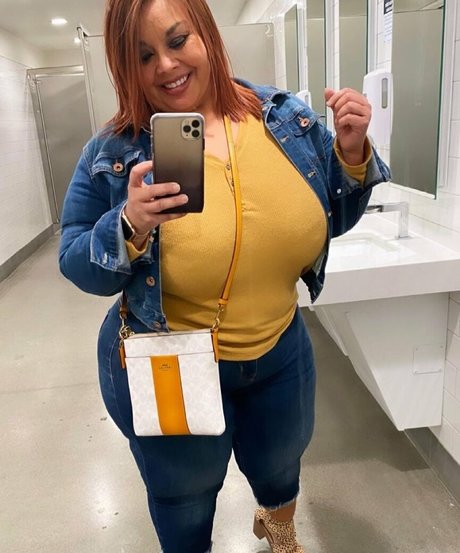 SueAnn onlyfans tits