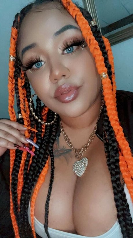 Cinnamon Bunnz ass onlyfans