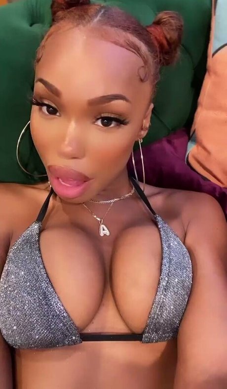 goddesseros onlyfans model