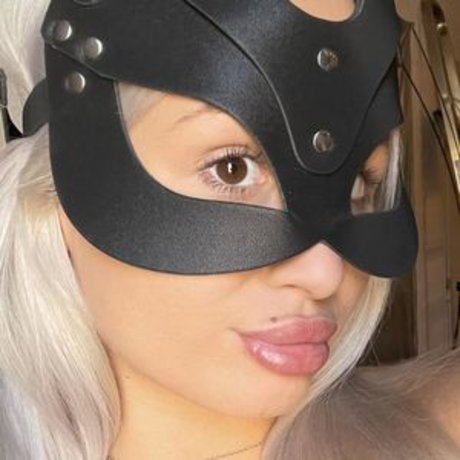 Sabina Tomkova onlyfans xx