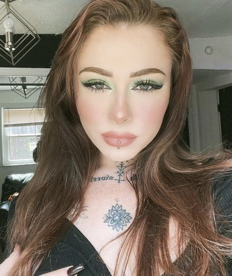 astroxfairy naked on onlyfans