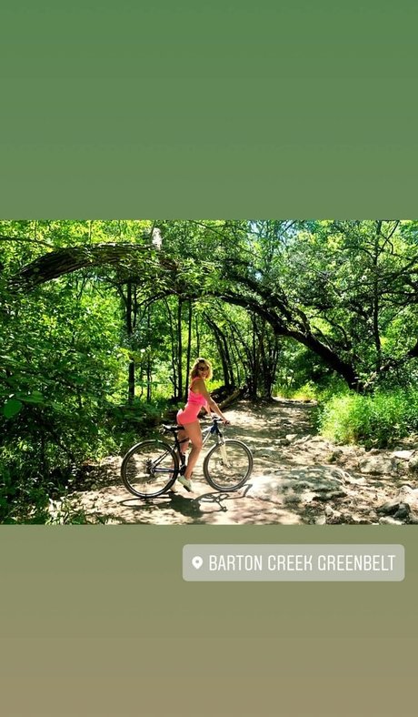 Shantel VanSanten onlyfans leaks.