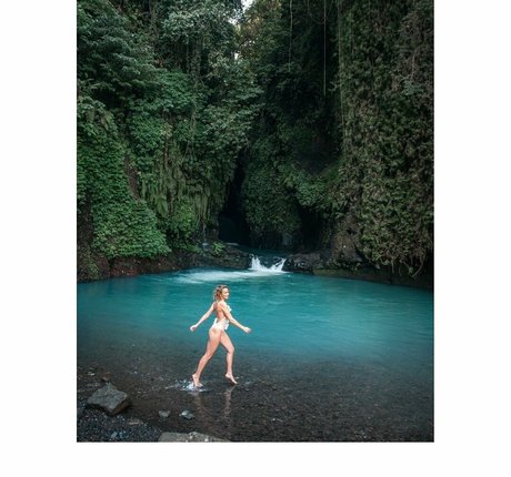 Shantel VanSanten onlyfans posts