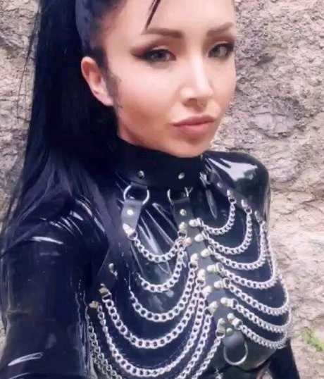 Inkedfleur onlyfans explicit content