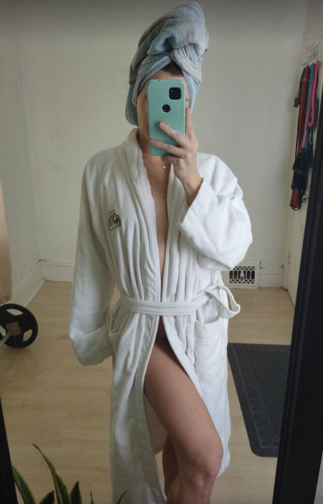 Myraxxxx onlyfans model images