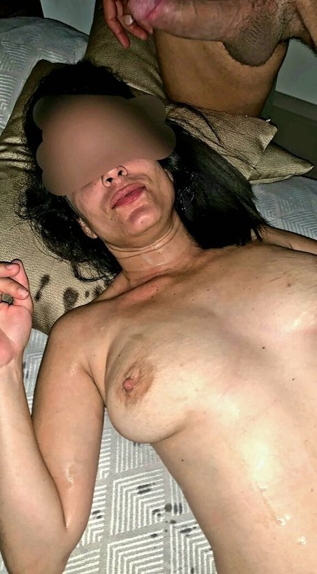 SexyLatinaWife93 leak onlyfans porn