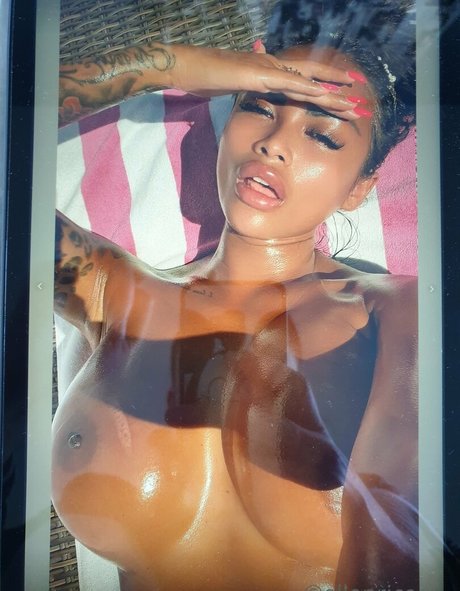 Elle Price onlyfans naked