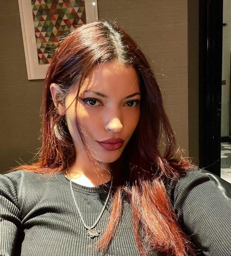 Maxine Ashley onlyfans nude tits