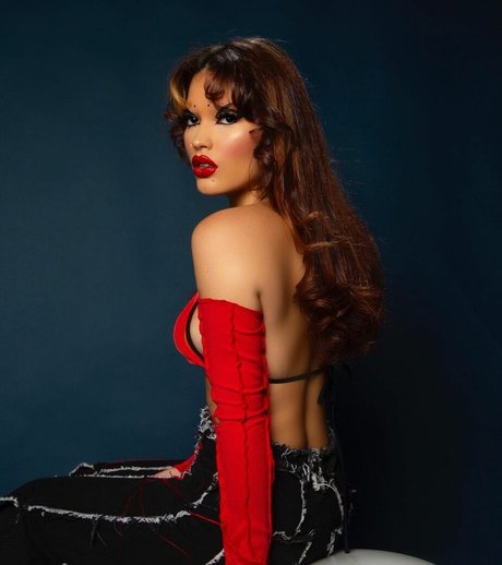 Maxine Ashley leaked onlyfans.