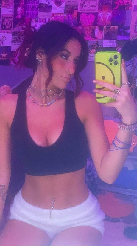 Savrainee onlyfans post