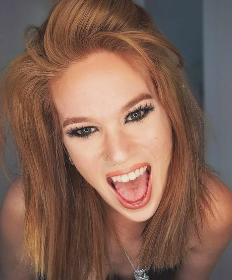 Hollie Bennett only fans leaked porn