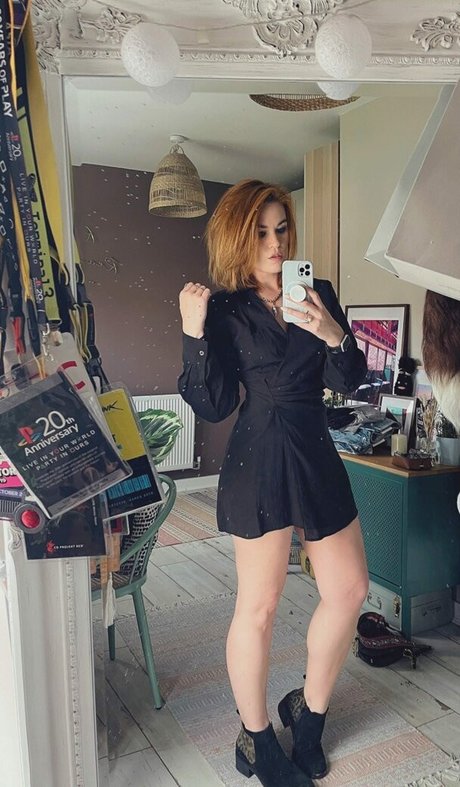 Hollie Bennett onlyfans nude leaked