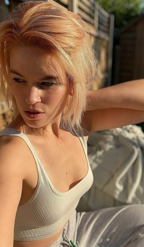 Hollie Bennett ass onlyfans